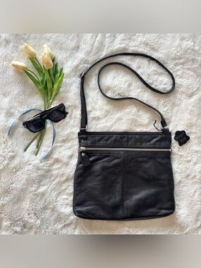 Classic Black Leather Crossbody Bag - Everyday Shoulder Purse